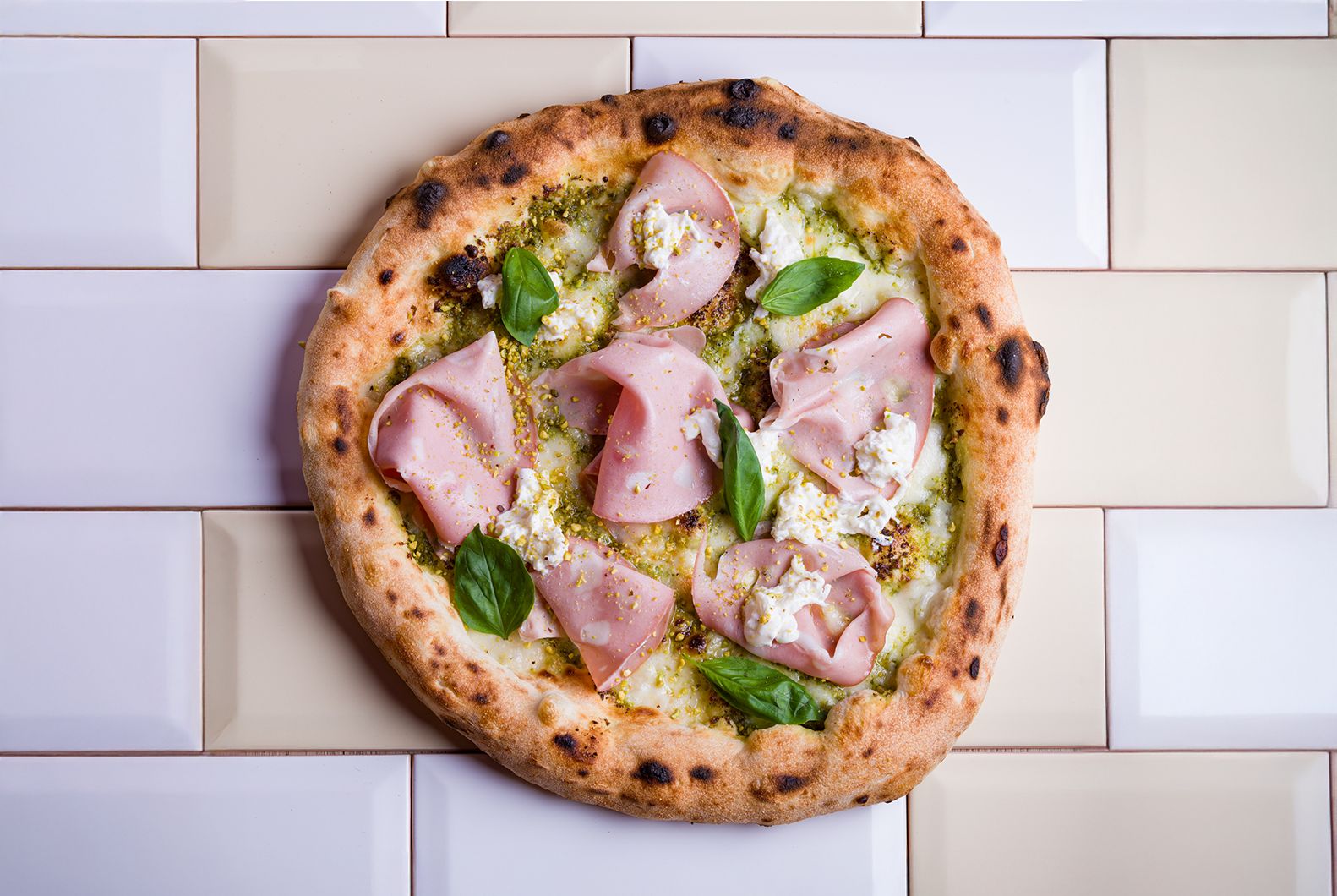 Pizza MortadelaPestoStracciatella